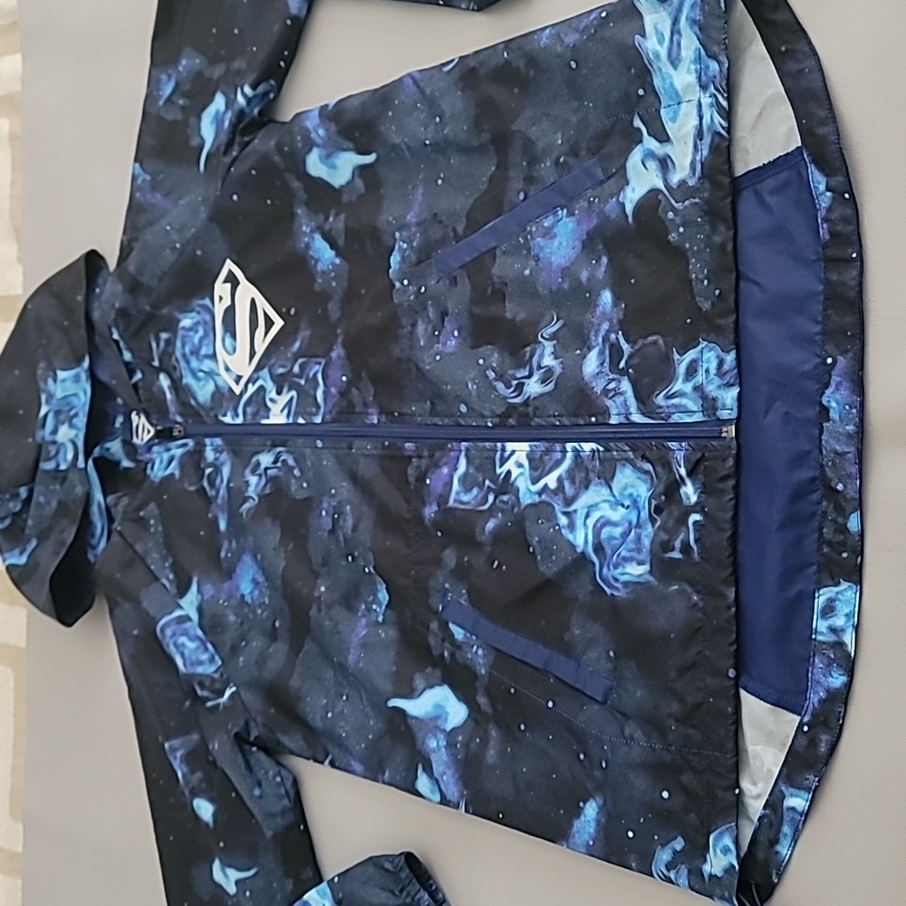 Superman Her Universe Lightweight Hooded Windbreaker - Picture 5 of 11